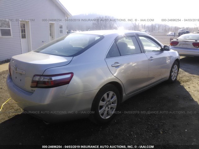 4T1BK46K19U096497 - 2009 TOYOTA CAMRY SE/LE/XLE SILVER photo 4