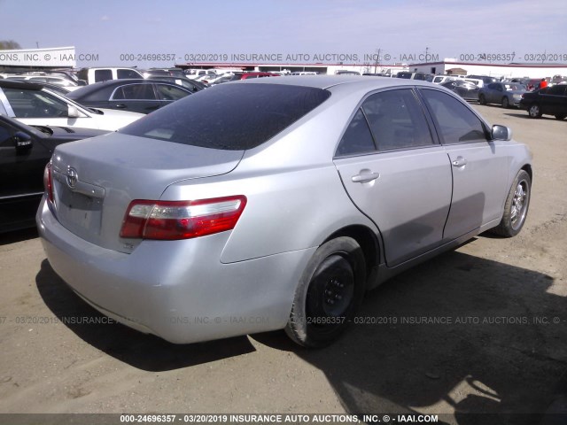 4T4BE46K57R010652 - 2007 TOYOTA CAMRY NEW GENERAT CE/LE/XLE/SE SILVER photo 4