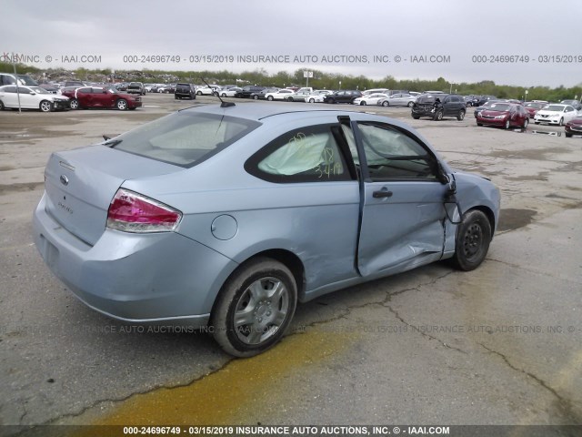 1FAHP32N38W266961 - 2008 FORD FOCUS S/SE Light Blue photo 4