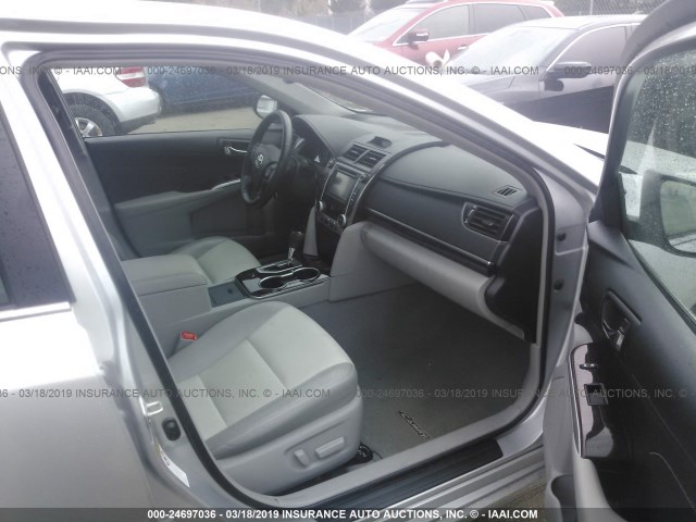 4T4BF1FK4DR324669 - 2013 TOYOTA CAMRY L/SE/LE/XLE SILVER photo 5