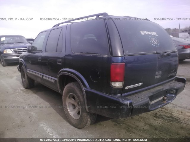 1GNCS13W612209852 - 2001 CHEVROLET BLAZER BLUE photo 3