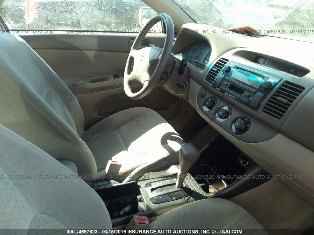 4T1BE32K62U094225 - 2002 TOYOTA CAMRY LE/XLE/SE CREAM photo 5