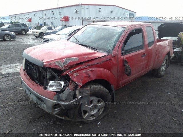 1N6AD06W16C448482 - 2006 NISSAN FRONTIER KING CAB LE/SE/OFF ROAD RED photo 2