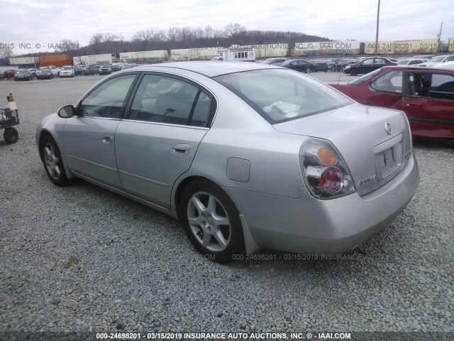 1N4BL11D42C233491 - 2002 NISSAN ALTIMA SE SILVER photo 3