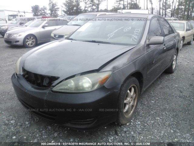 4T1BE32K23U781493 - 2003 TOYOTA CAMRY LE/XLE/SE GRAY photo 2