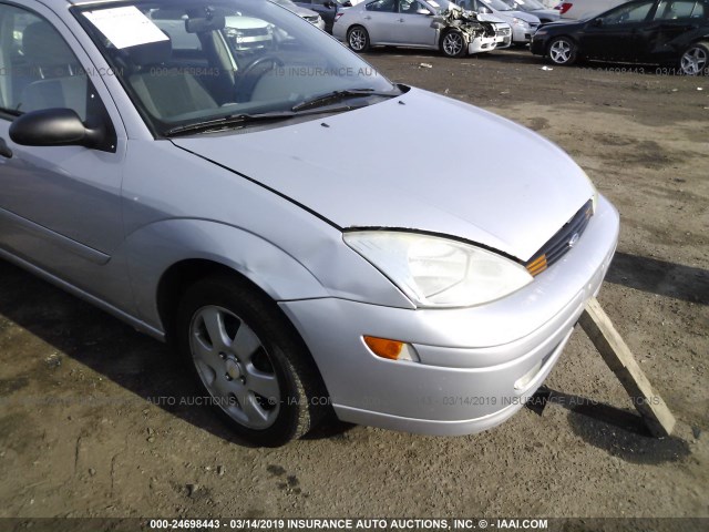 3FAFP37372R114111 - 2002 FORD FOCUS ZX5 SILVER photo 6