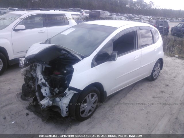 JHMGE88229S052394 - 2009 HONDA FIT WHITE photo 2