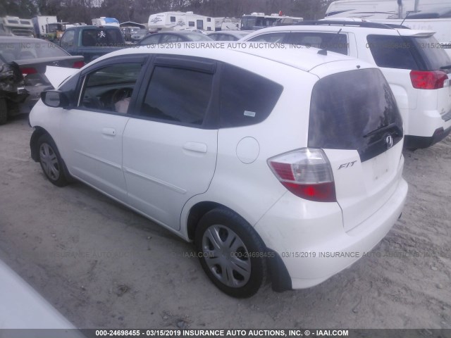 JHMGE88229S052394 - 2009 HONDA FIT WHITE photo 3