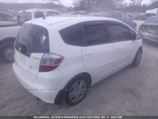 JHMGE88229S052394 - 2009 HONDA FIT WHITE photo 4