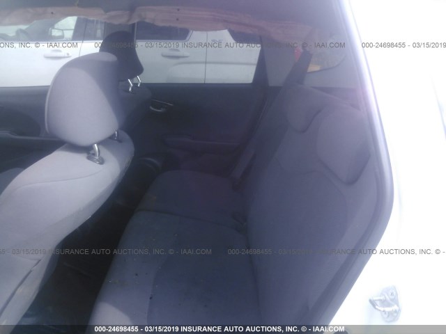 JHMGE88229S052394 - 2009 HONDA FIT WHITE photo 8