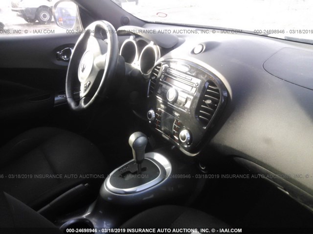 JN8AF5MVXDT212872 - 2013 NISSAN JUKE S/SV/SL SILVER photo 5