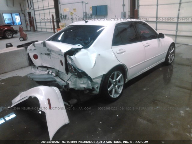 JTHBD182210007525 - 2001 LEXUS IS 300 WHITE photo 4