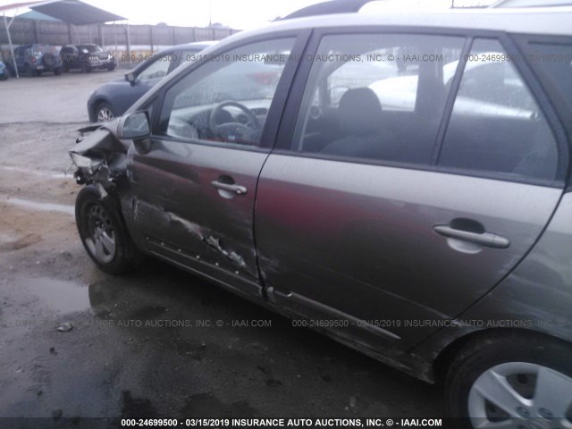 KNAFG528497267262 - 2009 KIA RONDO LX/EX GRAY photo 6