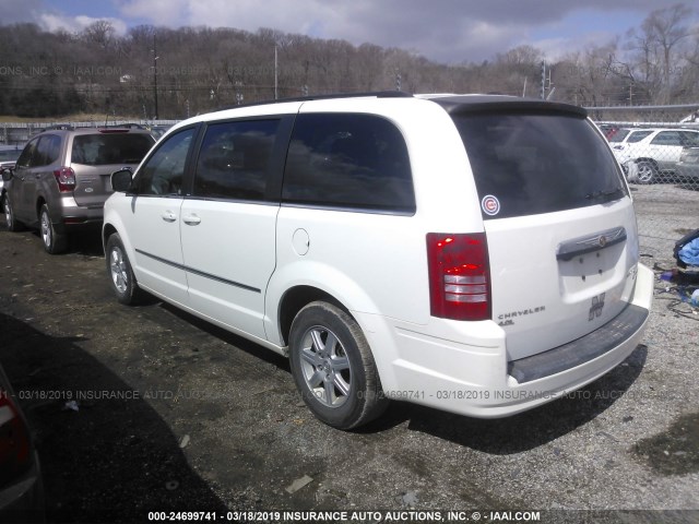 2A4RR8DXXAR381683 - 2010 CHRYSLER TOWN & COUNTRY TOURING PLUS WHITE photo 3