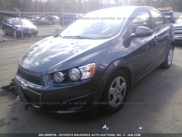 1G1JA5SG6D4199460 - 2013 CHEVROLET SONIC LS GRAY photo 2