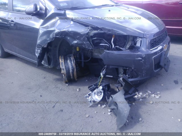 1G1JA5SG6D4199460 - 2013 CHEVROLET SONIC LS GRAY photo 6