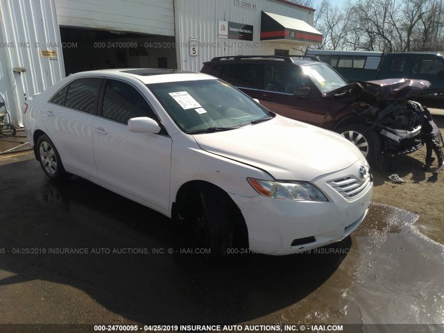 JTNBE46K573062041 - 2007 TOYOTA CAMRY NEW GENERAT CE/LE/XLE/SE WHITE photo 1