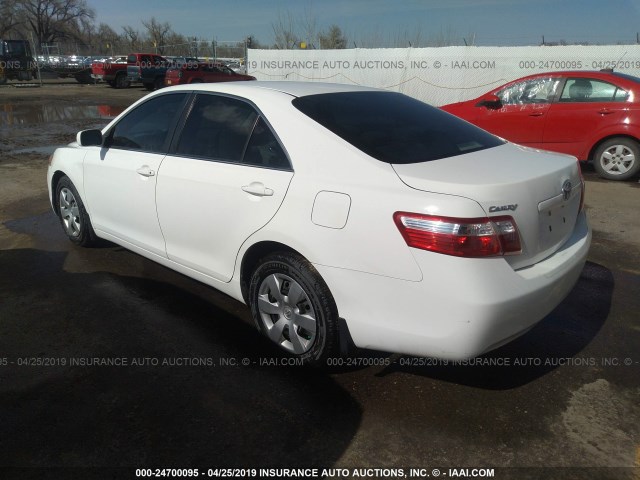 JTNBE46K573062041 - 2007 TOYOTA CAMRY NEW GENERAT CE/LE/XLE/SE WHITE photo 3