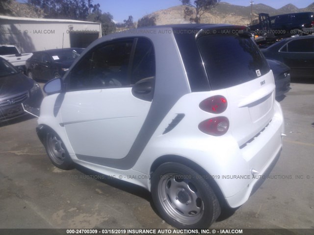 WMEEJ3BA8FK811313 - 2015 SMART FORTWO PURE/PASSION SILVER photo 3