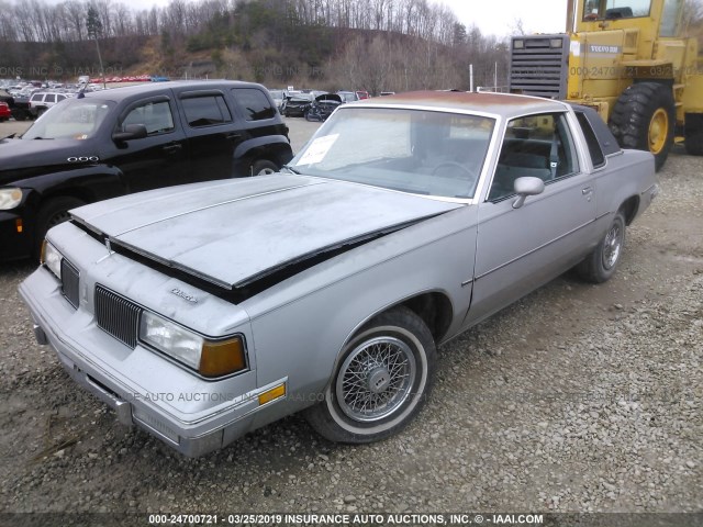 1G3GR11A8HR301267 - 1987 OLDSMOBILE CUTLASS SUPREME  SILVER photo 2