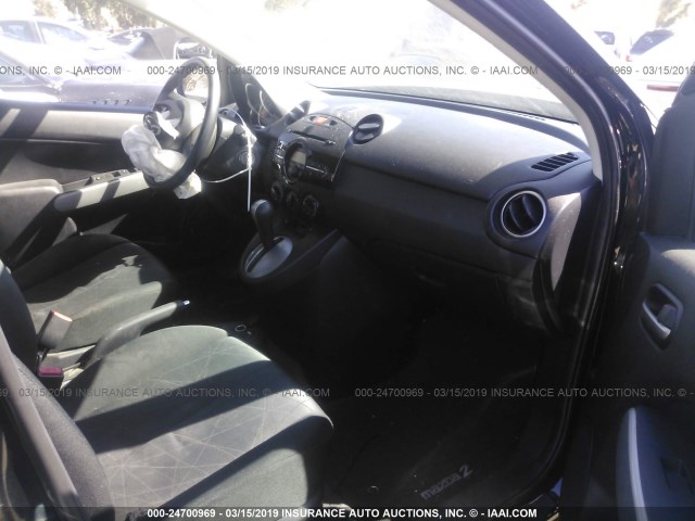 JM1DE1KZ2D0156244 - 2013 MAZDA MAZDA2 BLACK photo 5