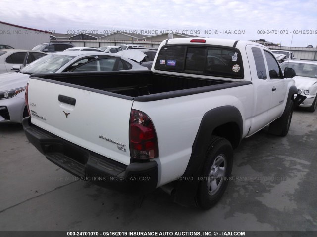 5TFTU4GN3DX028897 - 2013 TOYOTA TACOMA PRERUNNER ACCESS CAB WHITE photo 4