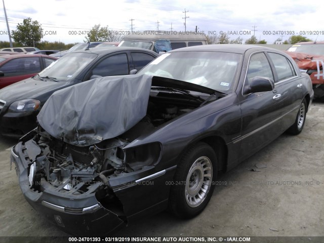 1LNHM81W91Y695456 - 2001 LINCOLN TOWN CAR EXECUTIVE GRAY photo 2