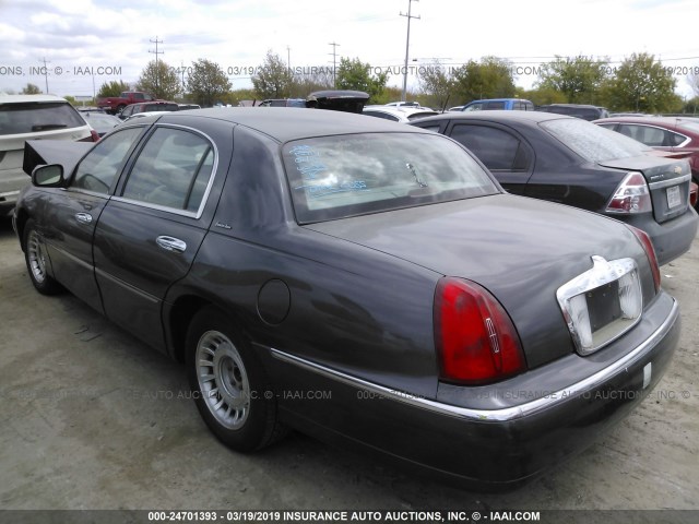 1LNHM81W91Y695456 - 2001 LINCOLN TOWN CAR EXECUTIVE GRAY photo 3