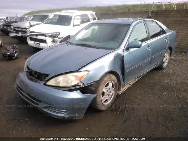 4T1BF32K02U512310 - 2002 TOYOTA CAMRY LE/XLE/SE BLUE photo 2