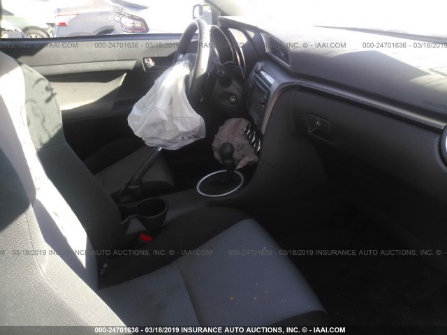 JTKJF5C72FJ013370 - 2015 TOYOTA SCION TC WHITE photo 5