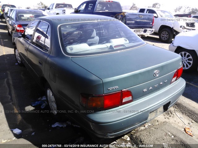 4T1BG12K1TU919944 - 1996 TOYOTA CAMRY DX/LE/XLE GREEN photo 3