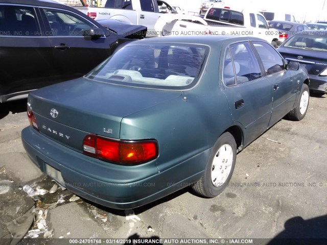 4T1BG12K1TU919944 - 1996 TOYOTA CAMRY DX/LE/XLE GREEN photo 4