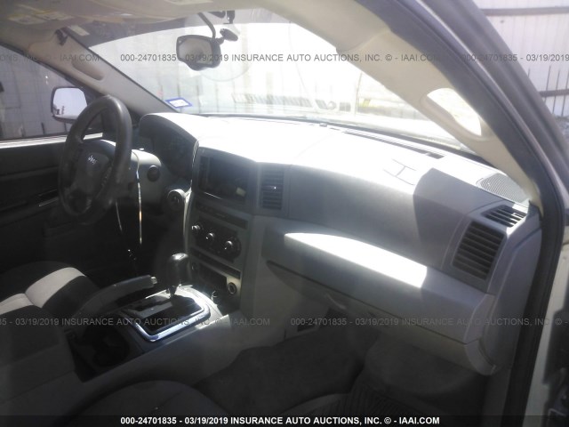 1J4GR48K55C560100 - 2005 JEEP GRAND CHEROKEE LAREDO/COLUMBIA/FREEDOM 银色 照片 5