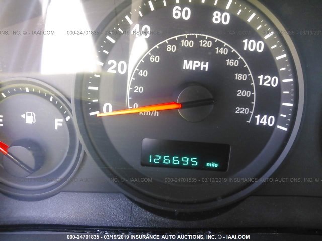 1J4GR48K55C560100 - 2005 JEEP GRAND CHEROKEE LAREDO/COLUMBIA/FREEDOM 银色 照片 7