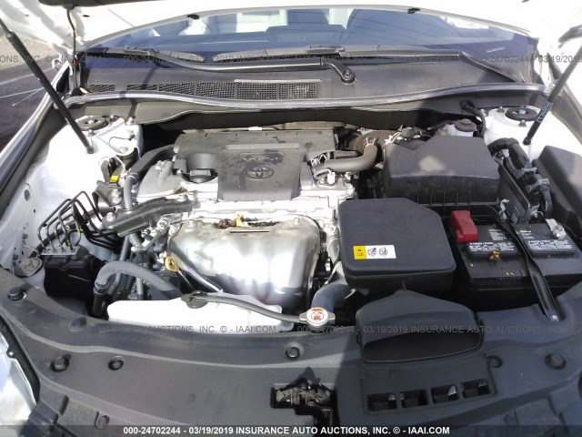 4T1BF1FK5HU793768 - 2017 TOYOTA CAMRY LE/XLE/SE/XSE თეთრი ფოტო 10