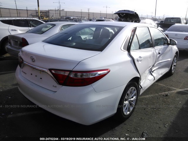 4T1BF1FK5HU793768 - 2017 TOYOTA CAMRY LE/XLE/SE/XSE თეთრი ფოტო 4