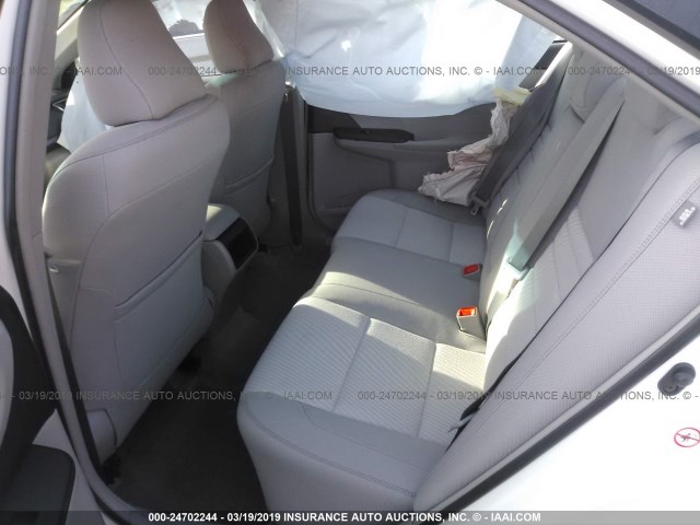 4T1BF1FK5HU793768 - 2017 TOYOTA CAMRY LE/XLE/SE/XSE თეთრი ფოტო 8