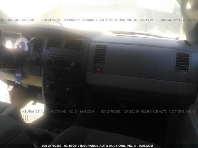 1D4HB38NX4F132980 - 2004 DODGE DURANGO ST BLACK photo 5