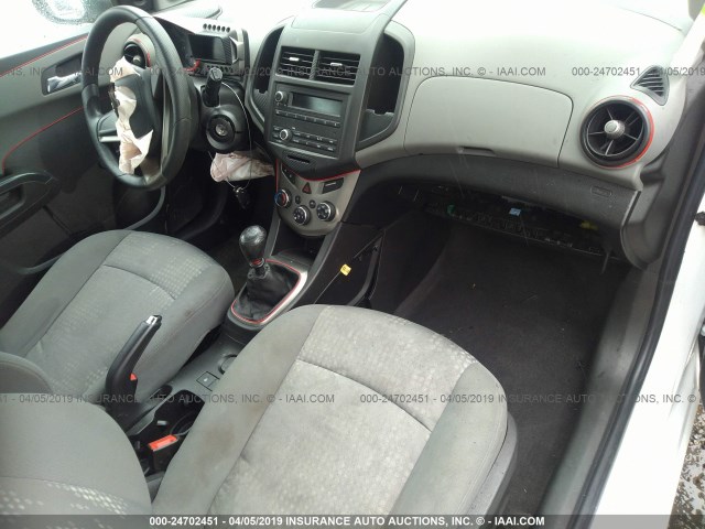 1G1JB6SH3C4118070 - 2012 CHEVROLET SONIC LS WHITE photo 5