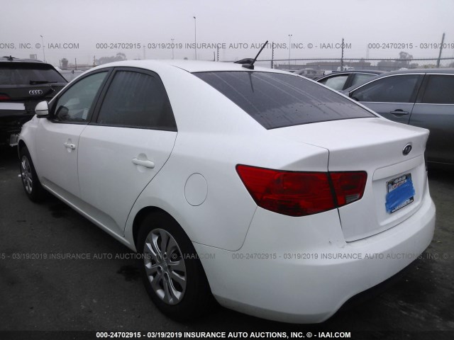 KNAFU4A26B5419155 - 2011 KIA FORTE EX WHITE photo 3