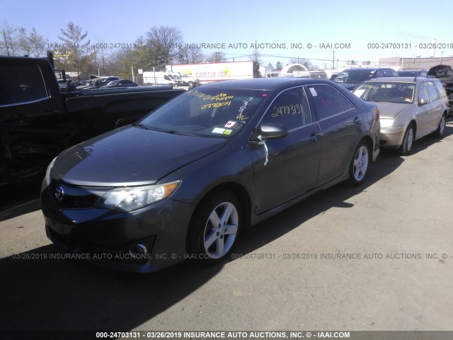 4T1BF1FK8CU077309 - 2012 TOYOTA CAMRY SE/LE/XLE 灰色 照片 2