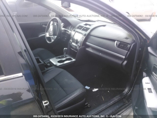 4T1BF1FK4EU811849 - 2014 TOYOTA CAMRY L/SE/LE/XLE 黑色 照片 5