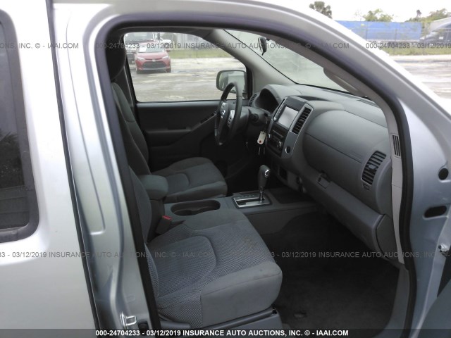 1N6AD0ER7KN710788 - 2019 NISSAN FRONTIER S/SV SILVER photo 5