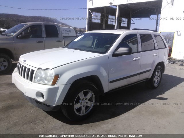 1J8GR48KX7C581008 - 2007 JEEP GRAND CHEROKEE  WHITE photo 2