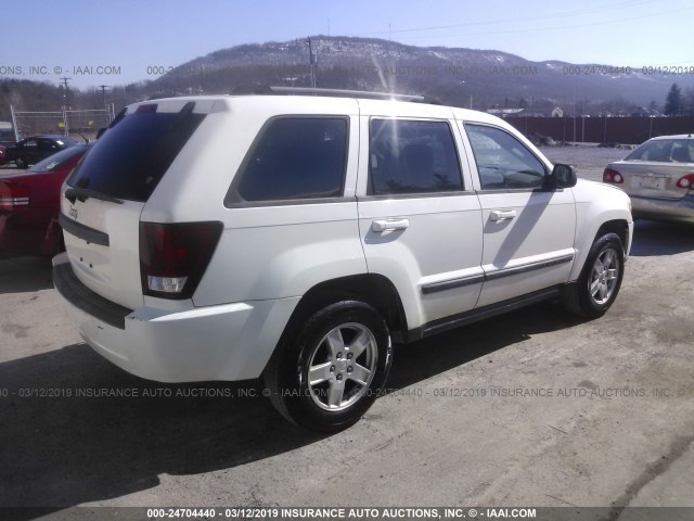 1J8GR48KX7C581008 - 2007 JEEP GRAND CHEROKEE  WHITE photo 4