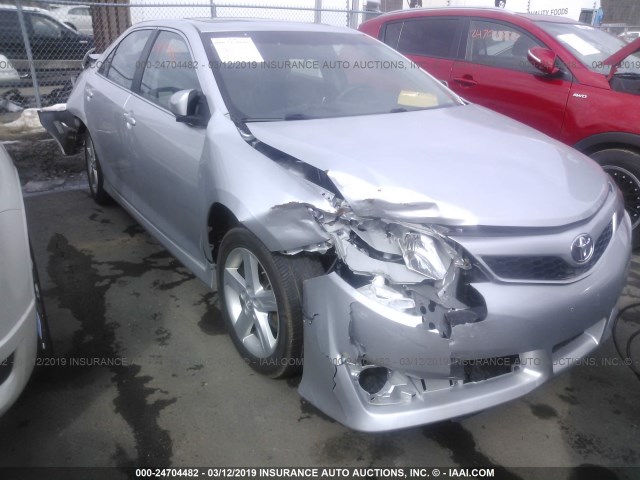 4T1BF1FK3DU715029 - 2013 TOYOTA CAMRY L/SE/LE/XLE ვერცხლისფერი ფოტო 6