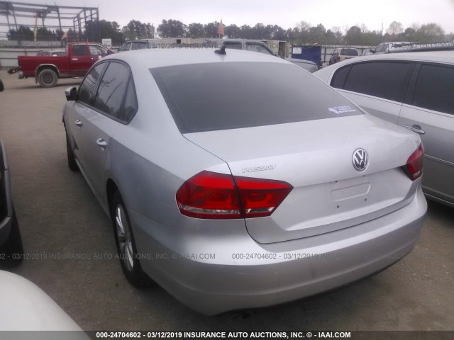 1VWAS7A30EC095758 - 2014 VOLKSWAGEN PASSAT S SILVER photo 3