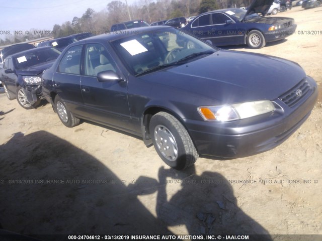 4T1BG22K0WU285567 - 1998 TOYOTA CAMRY CE/LE/XLE 灰色 照片 1