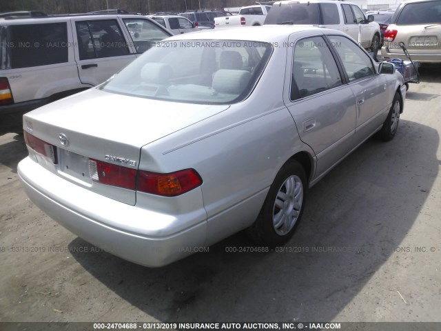 4T1BG22K21U069633 - 2001 TOYOTA CAMRY CE/LE/XLE 银色 照片 4