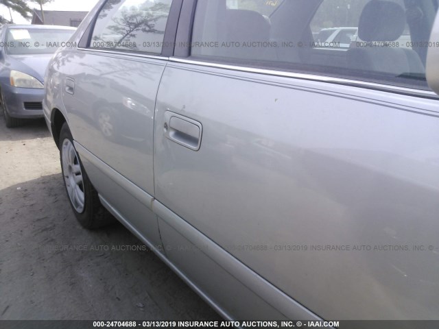 4T1BG22K21U069633 - 2001 TOYOTA CAMRY CE/LE/XLE 银色 照片 6